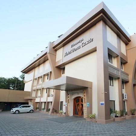Super Townhouse Dona Castle Hotel โกลลัม ภายนอก รูปภาพ